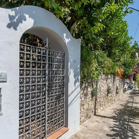Bella Vista * Capri